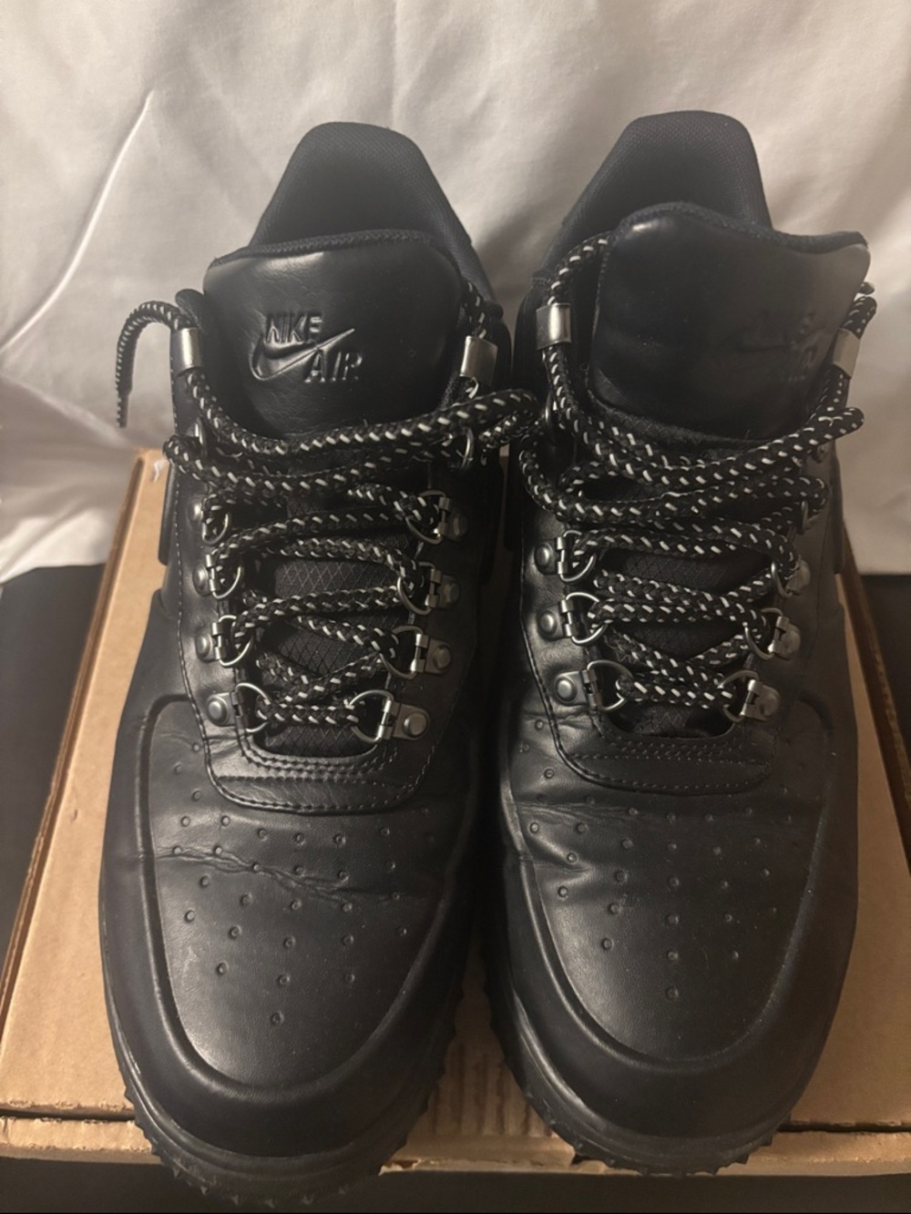 Nike Black Leather Men’s Hiking-Inspired Sneakers